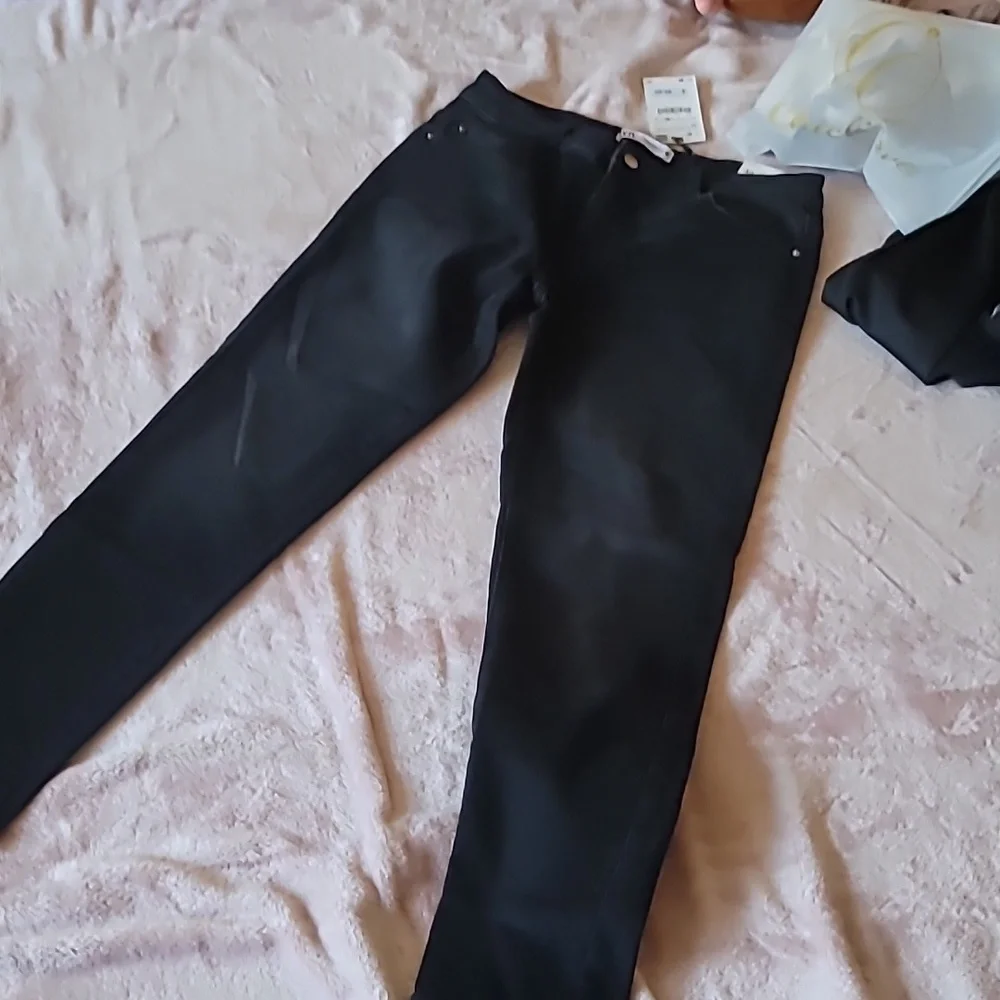 Jeans - Picture 2 of 4